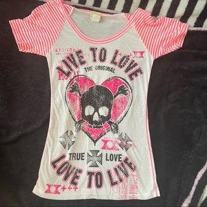 Daytrip love to live skull shirt size small